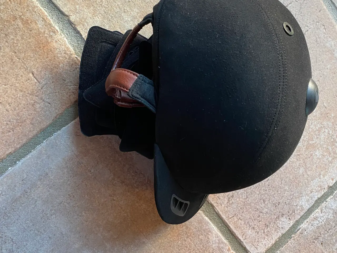 Billede 2 - Back and trach ridehjelm