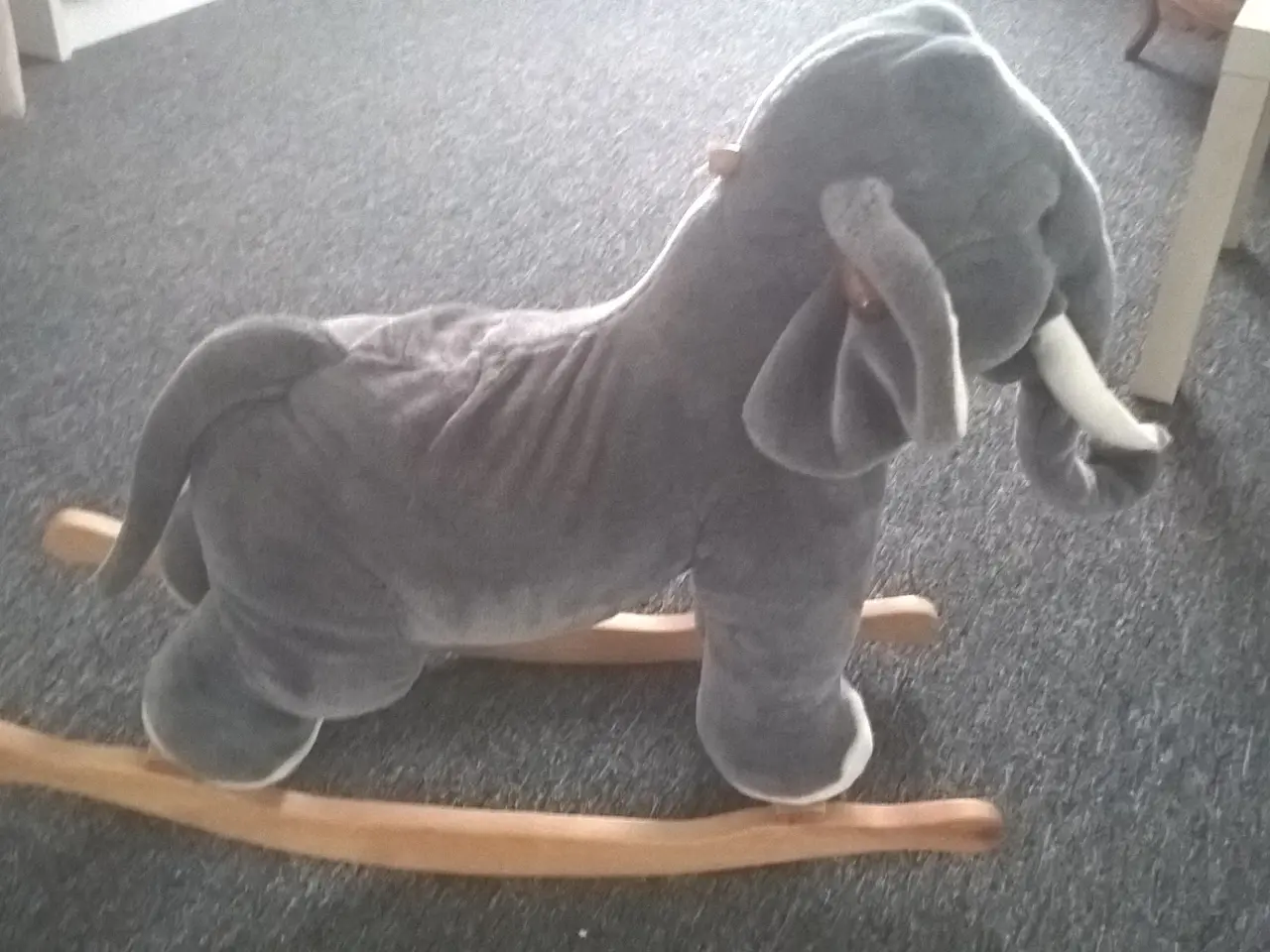 Billede 1 - Gyngehest, Gyngeelefant