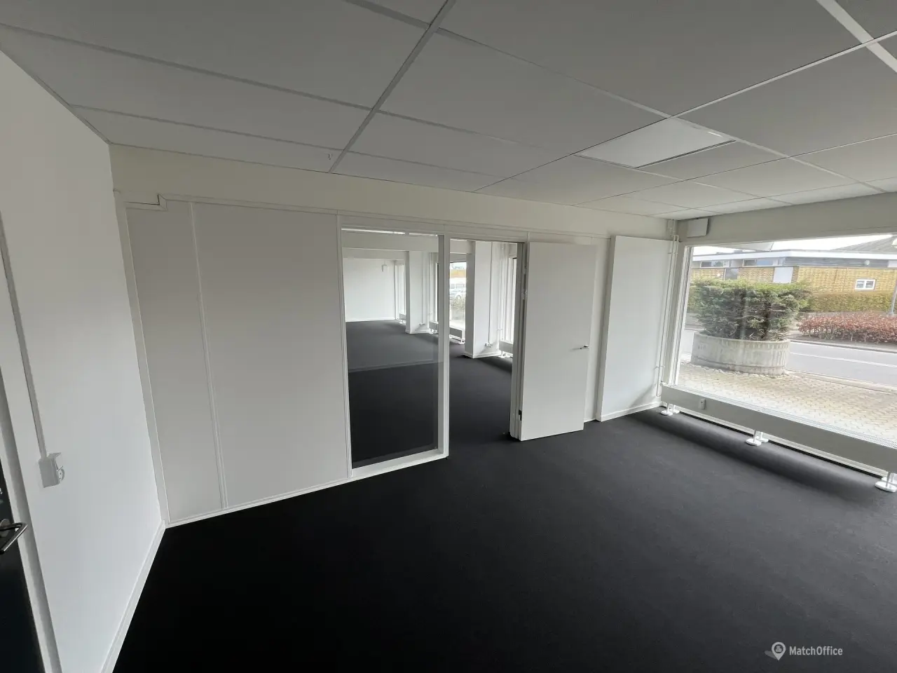 Billede 14 - Velbeliggende kontorer/butiks-/behandlerlokaler/co-workingspace og lager.