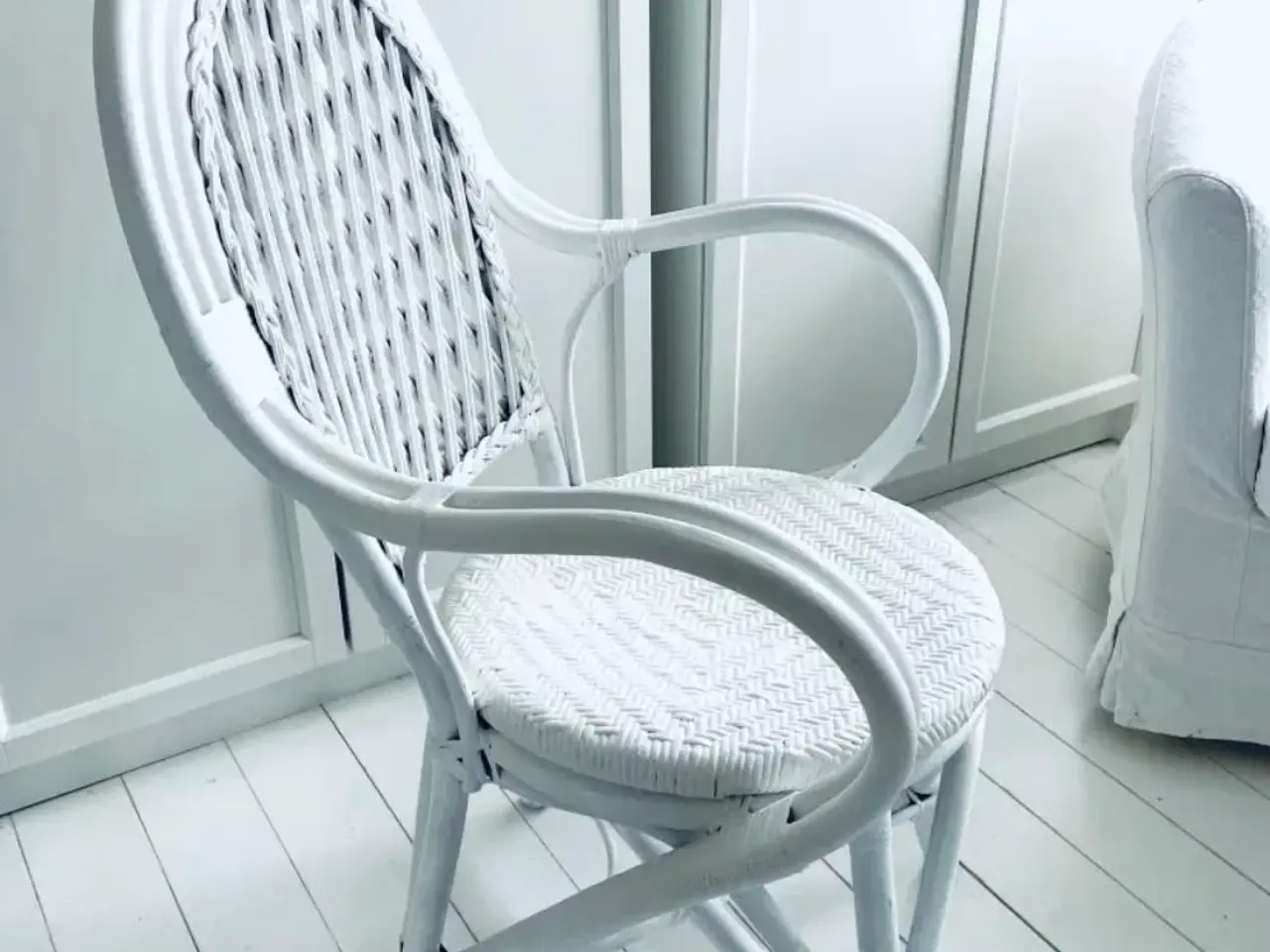 Billede 1 - Ældre kurvestol med patina