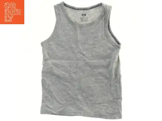 Grå tanktop fra H&M (str. 98)