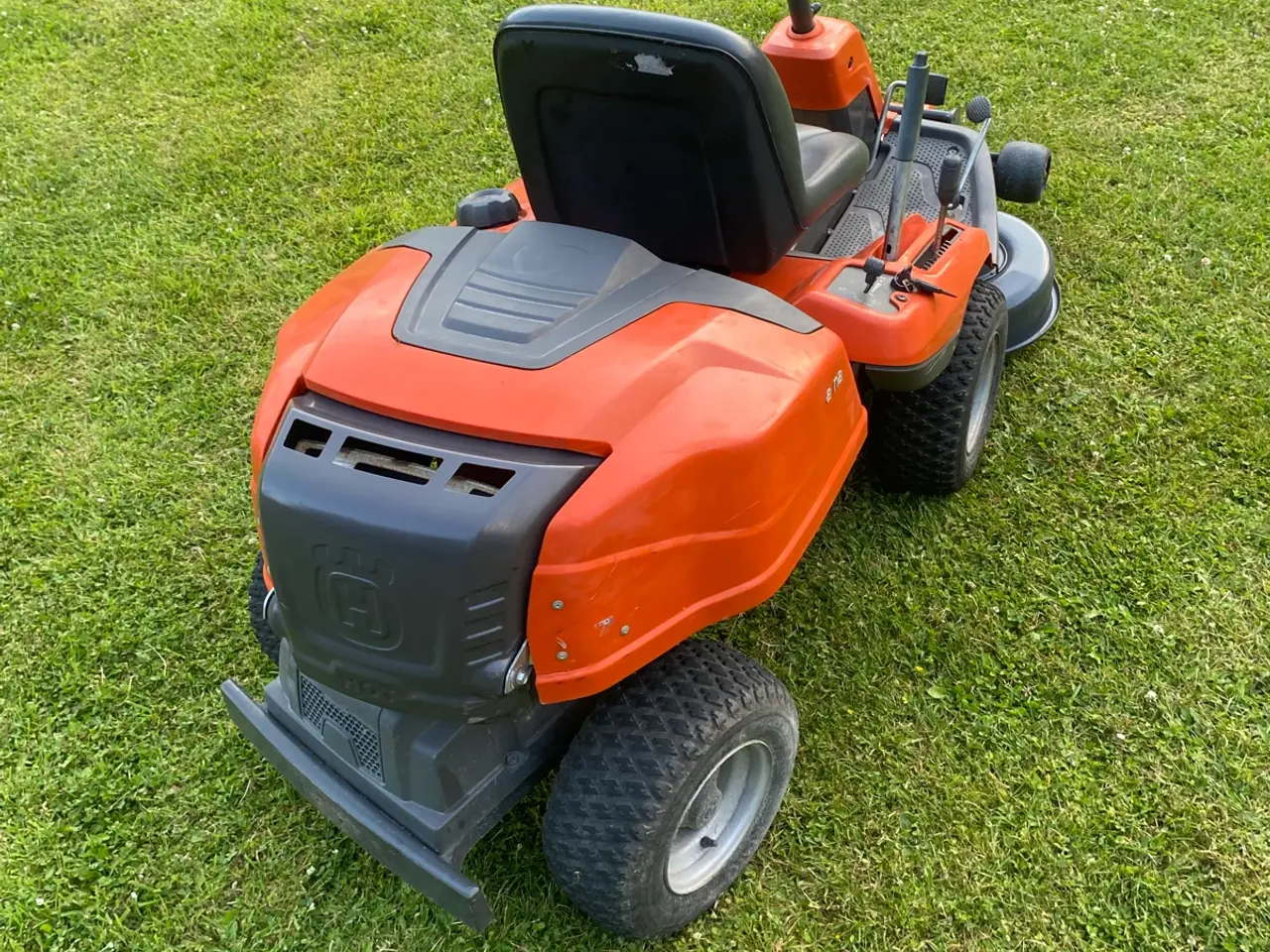 Billede 5 - Husqvarna R213C havetraktor