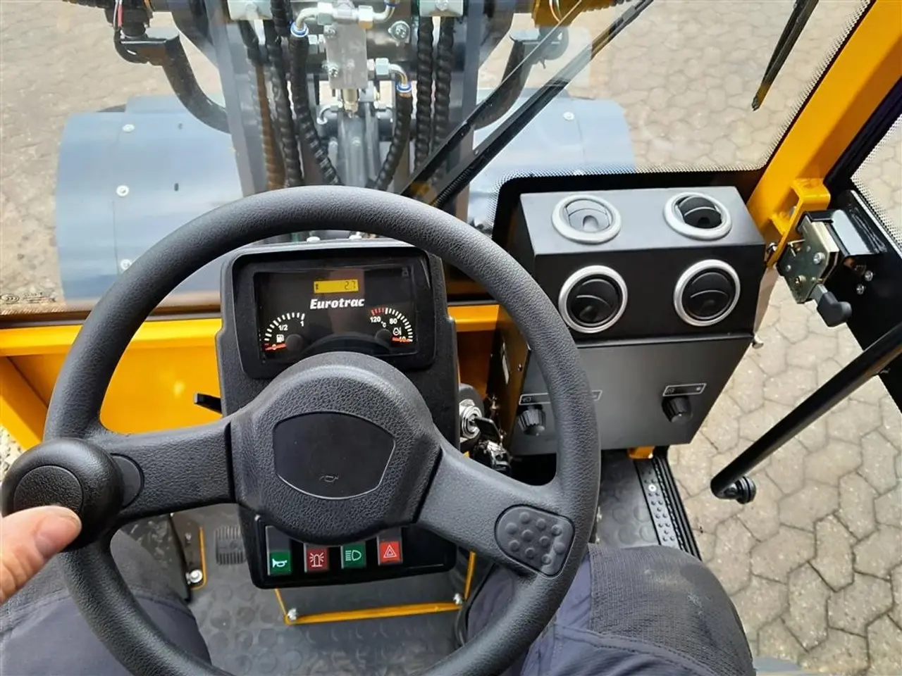 Billede 7 - Eurotrac W12 med førerhus