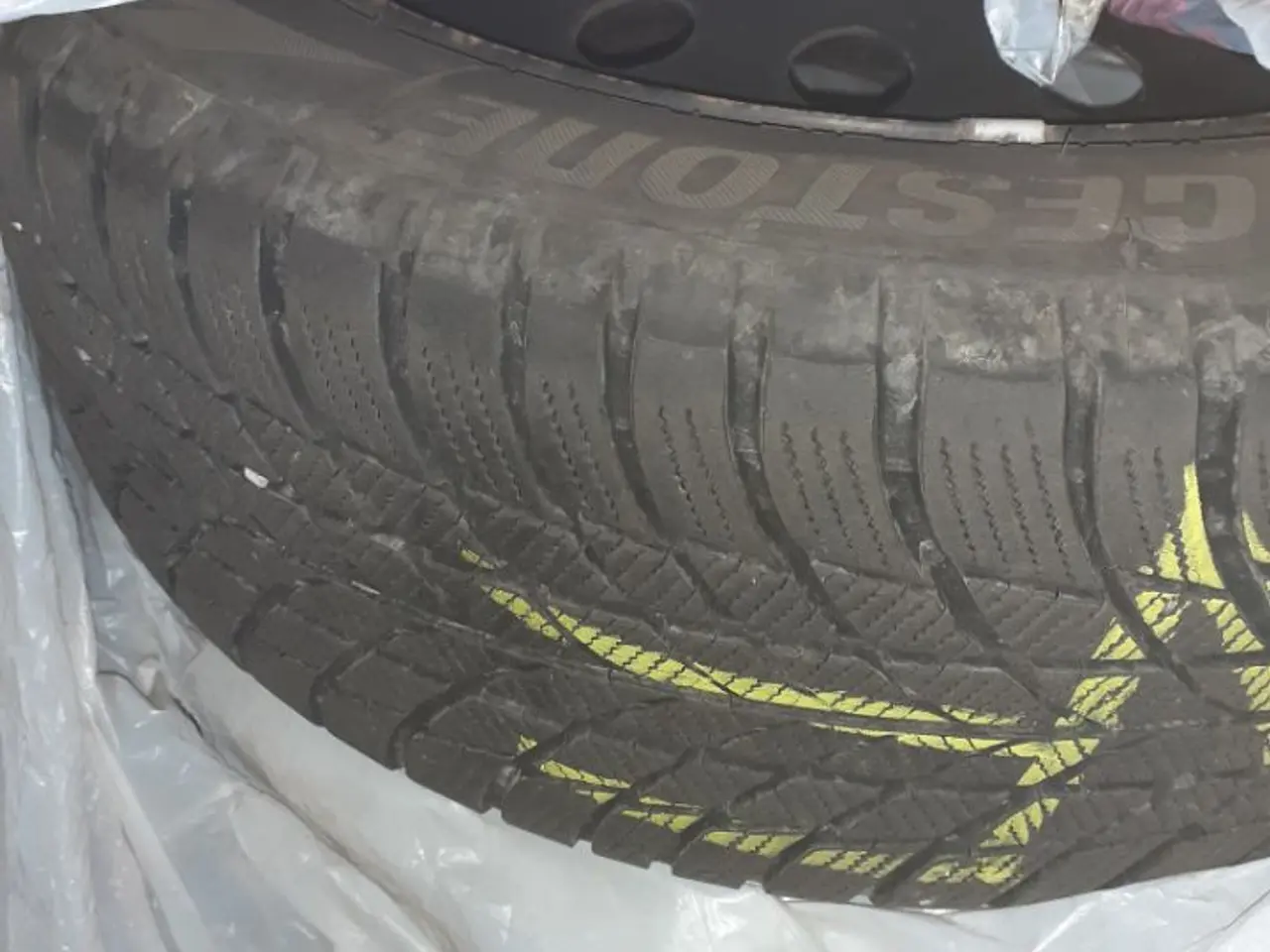 Billede 2 - 4 Bridgestone vinterdæk 205 / 55 - R16