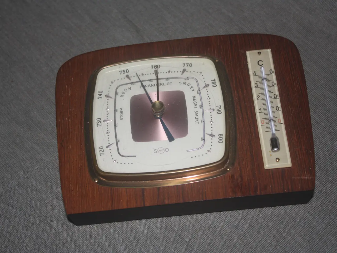 Billede 1 - Retro Sundo i teak – barometer og termometer