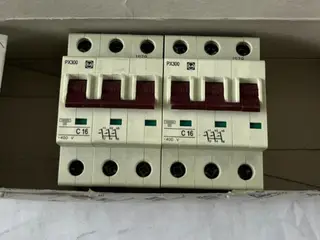 Felten & Guilleaume PX300 C16A 3‑Pole 400V 10kA 2x