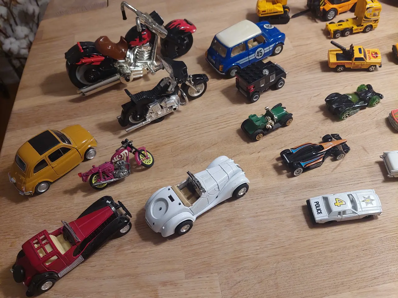 Billede 17 - Små biler. Byd !