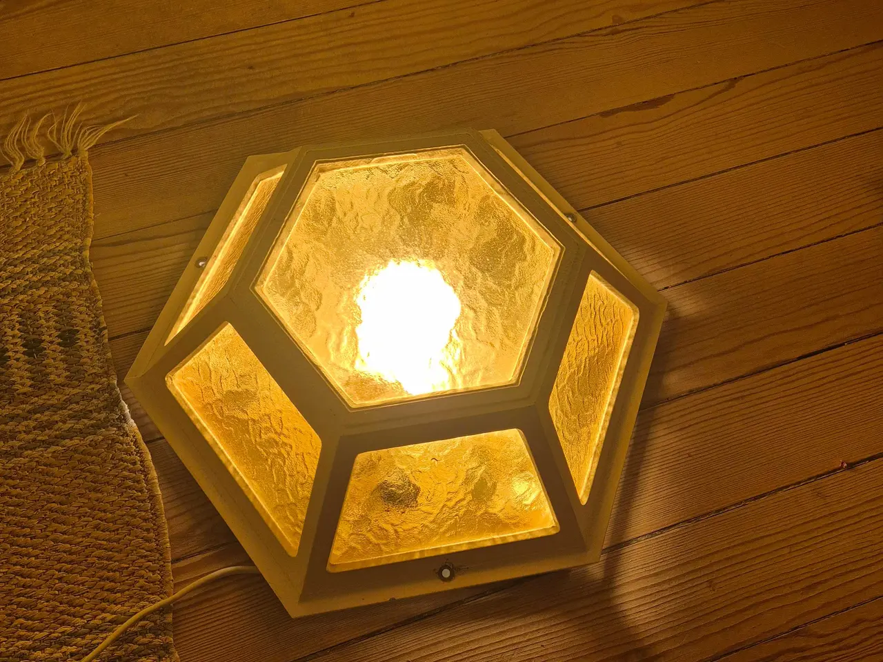 Billede 5 - Sekskantet plafond med gule glas 