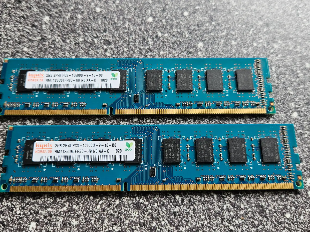 Billede 1 - 2 x 2GB Hynix HMT125U6TFR8C-H9