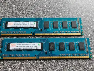 2 x 2GB Hynix HMT125U6TFR8C-H9