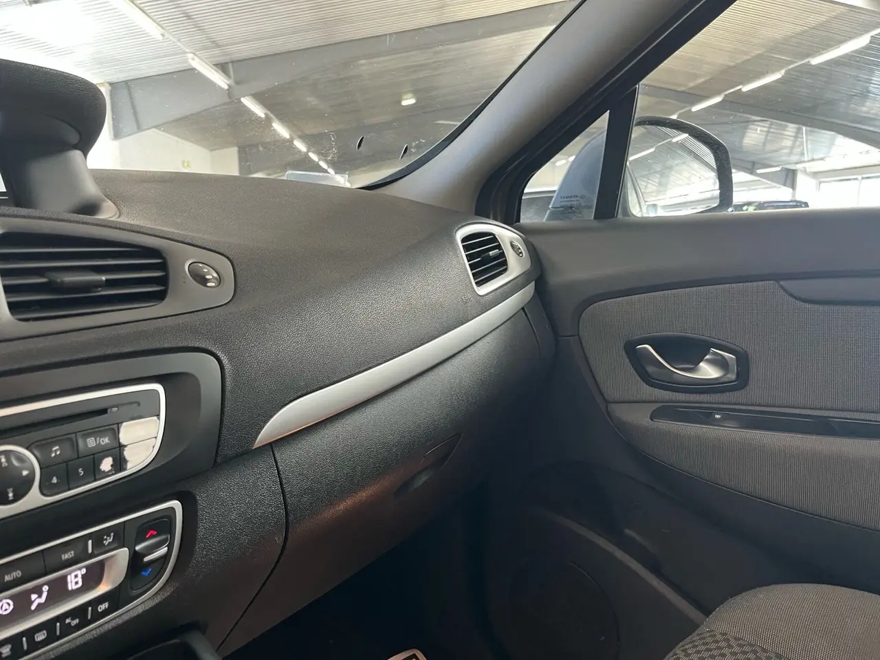 Billede 15 - Renault Grand Scénic 7 pers. 1,6 16V Authentique 110HK 6g