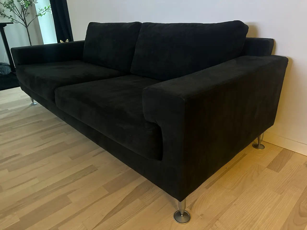 Billede 2 - Alcantara sofa i sort by Anders Nørgaard