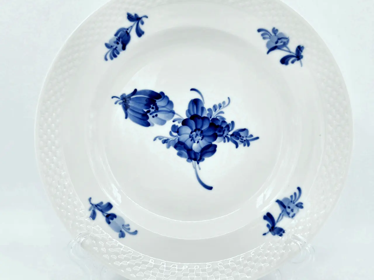 Billede 1 - Blå Blomst Flettet Frokosttallerken nr. 10-8095. sortering 3