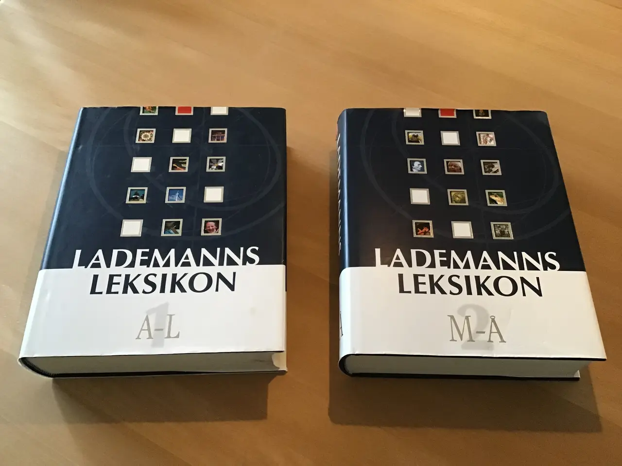 Billede 1 - Lademanns leksikon i to bind