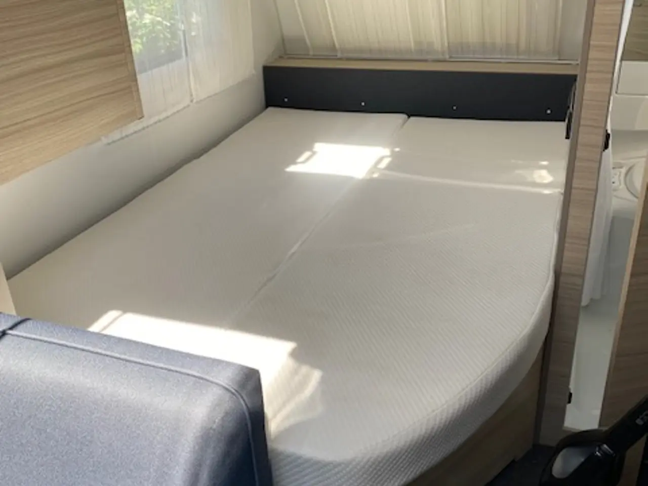 Billede 15 - Adria Althea 402ph i topstand