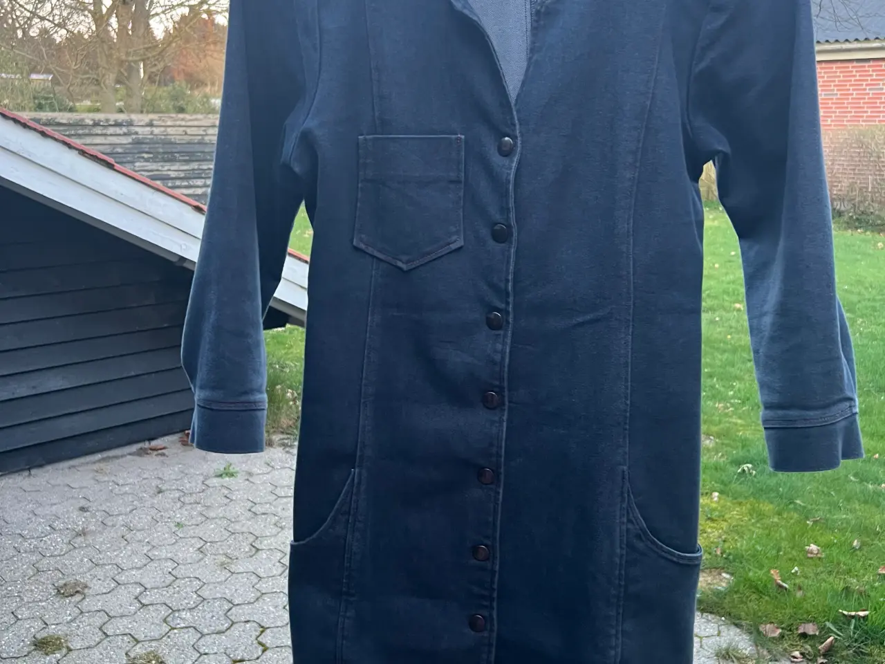 Billede 2 - Mørk denimkjole fra Wurtz