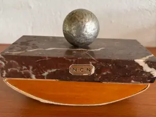 Smuk vintage blæksuger i rødbrun marmor – Art Deco