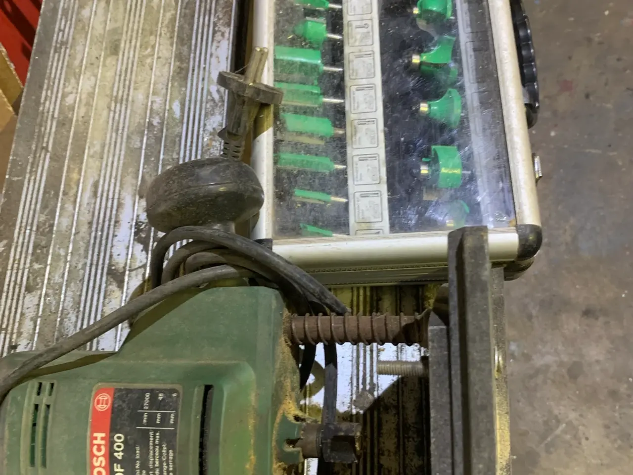 Billede 3 - Bosch overfræser og fræsejern