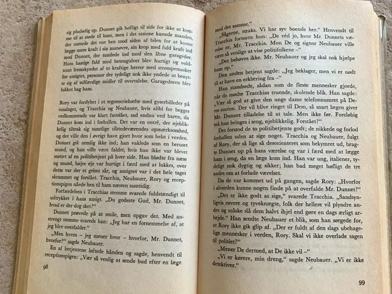 Billede 4 - Alistair Maclean bog