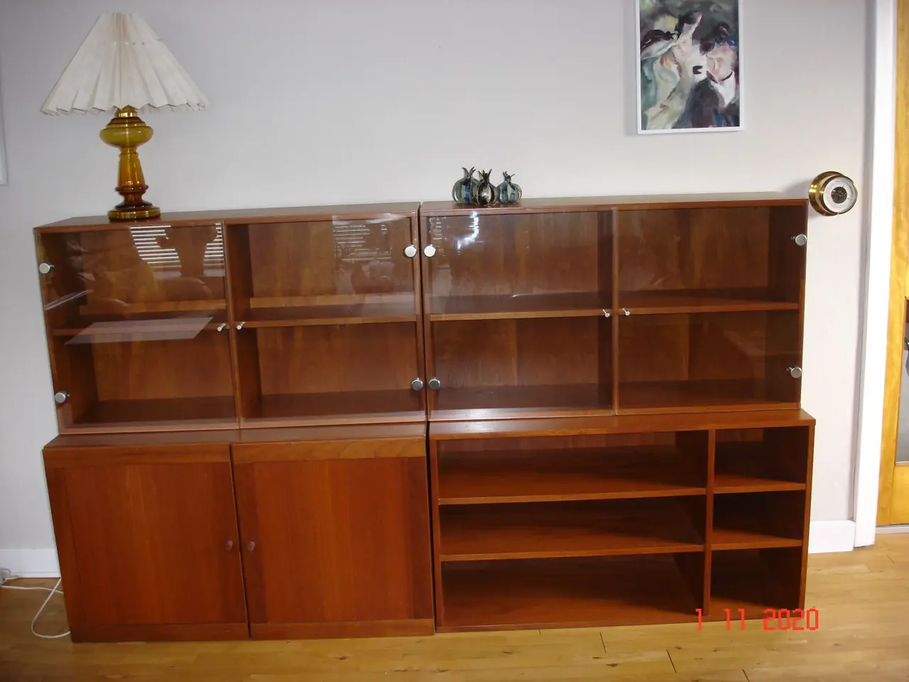 Billede 1 - Reol lys mahogny Mrk: KM