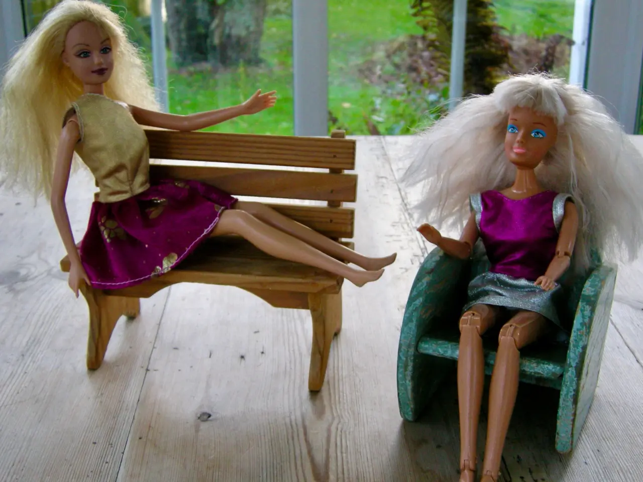 Billede 7 - MATTEL BARBIESKAB OG KARRUSEL - BARBIEDUKKER
