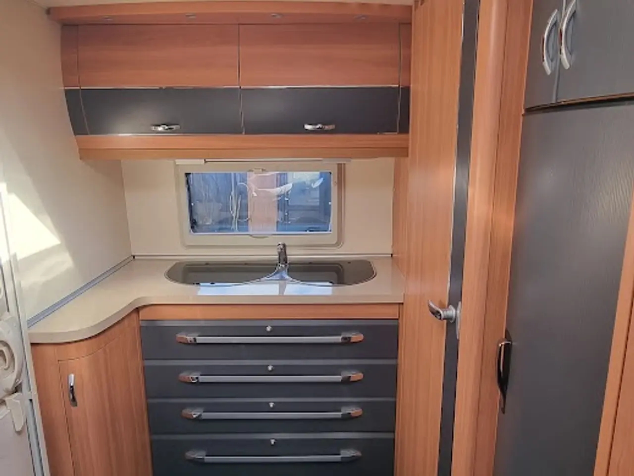 Billede 9 - Hobby de Luxe 380 TB, 2013 med garanti