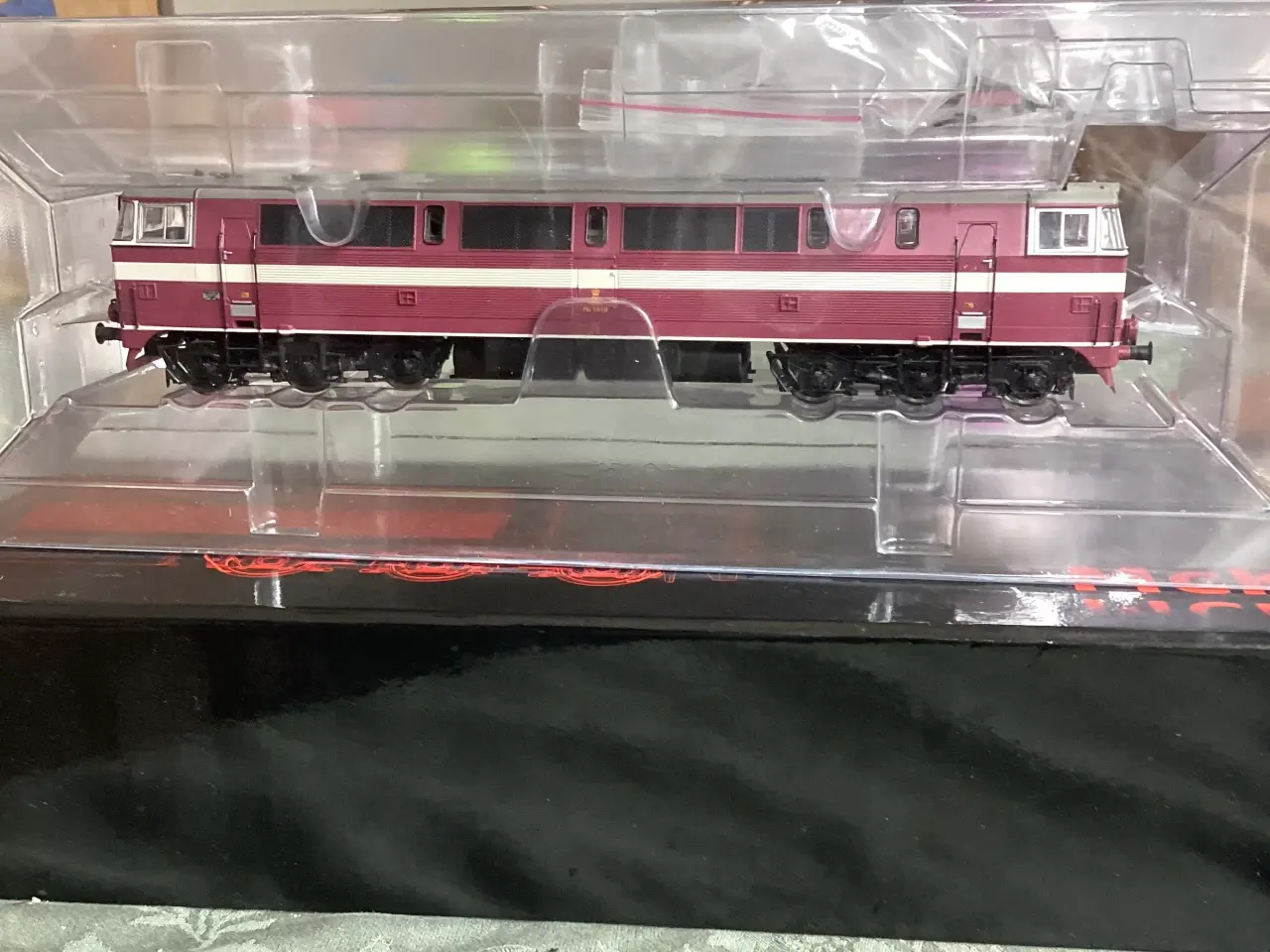 Billede 4 - MCK MZ 1410 vinrød H0 DCC