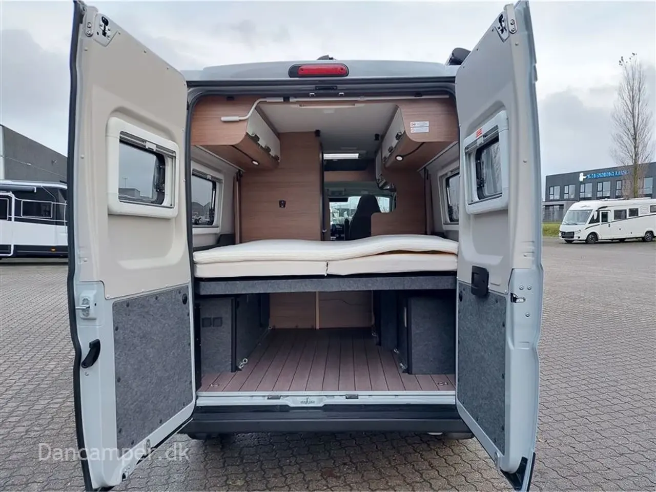 Billede 5 - 2024 - Knaus Boxlife 600 ME Platinum Selection 140 Hk 8 trins aut.gear, adoptiv fartpilot, under 6 meter, stor hæve/sænkbar seng