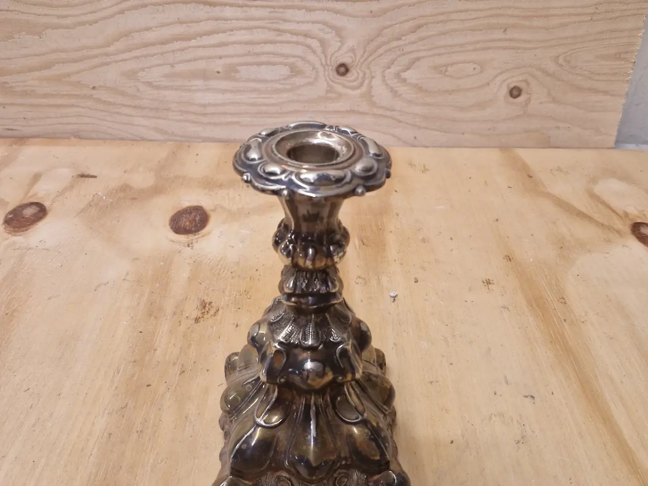 Billede 3 - 2 klassiske lysestage 18 cm høje 