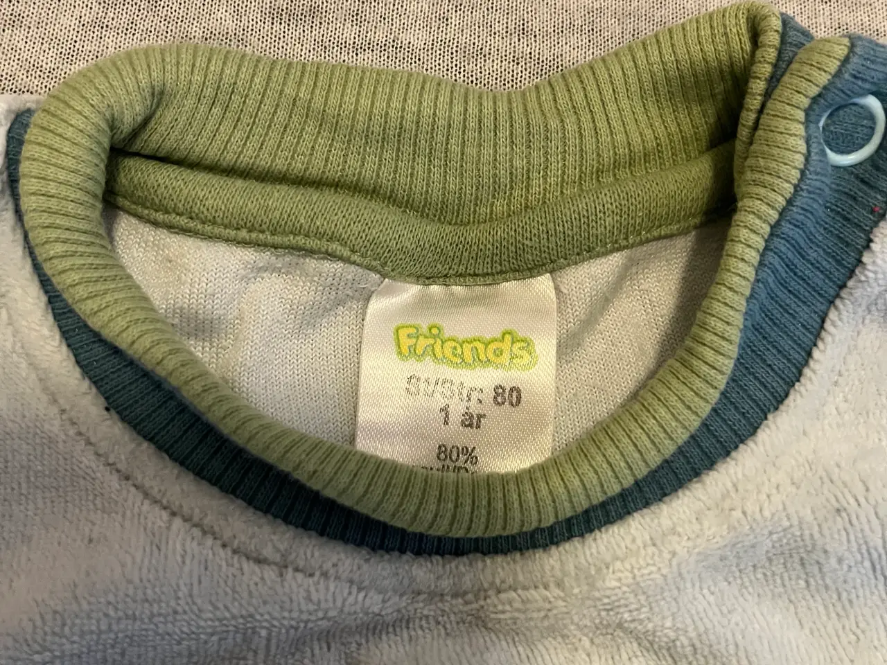 Billede 4 - Fleece sæt fra Friends. 