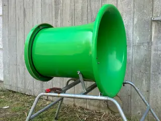 - - - juletræstragt