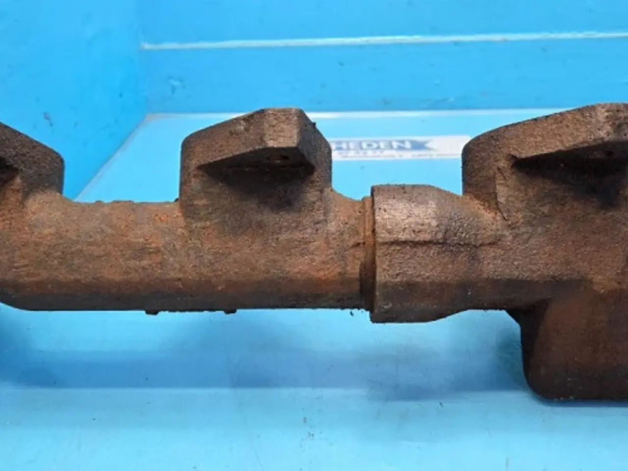 Billede 2 - John Deere 6125HZ001 Udstødningsmanifold R116838