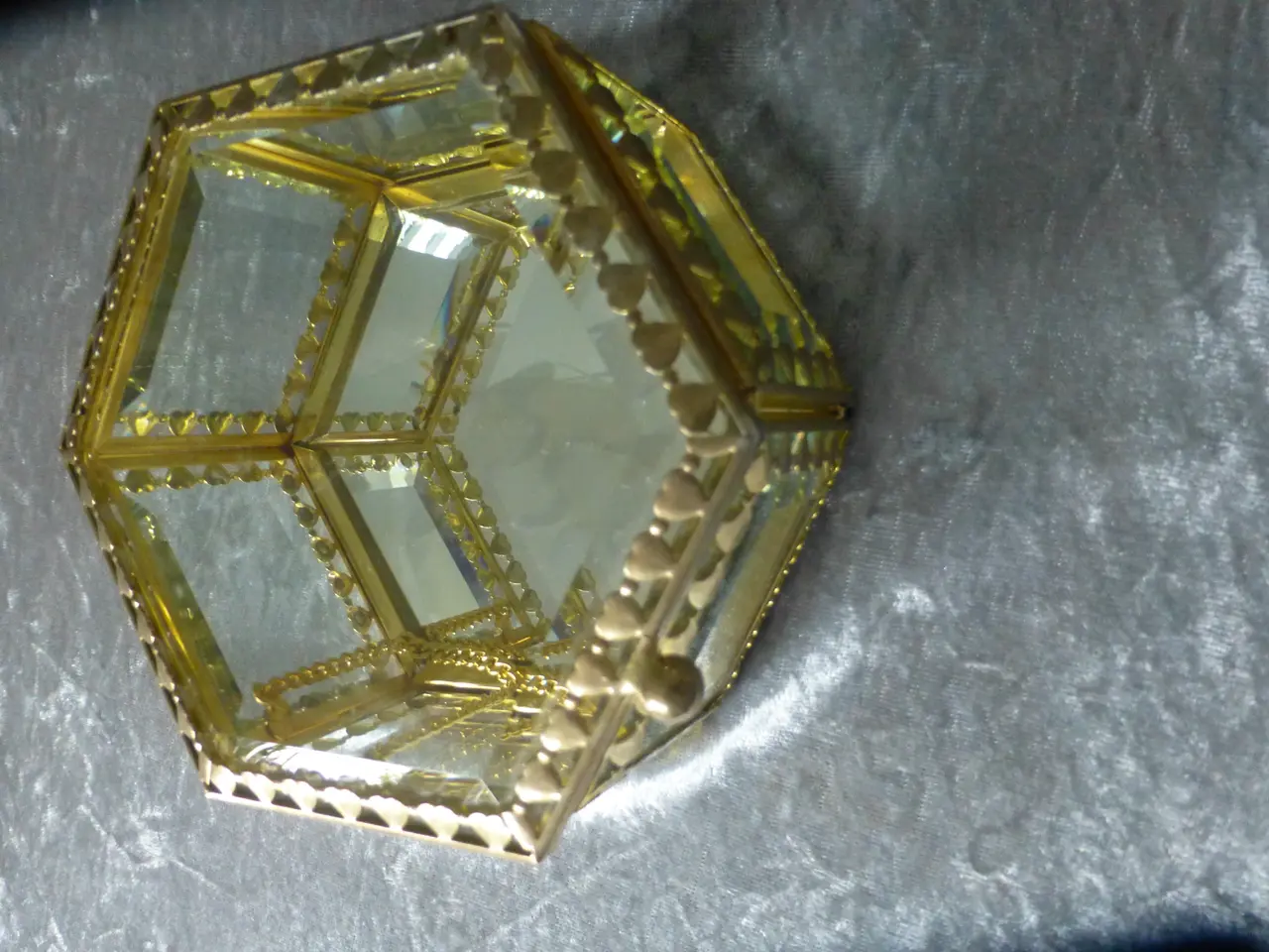 Billede 2 - Smykkeskrin i Glas og "Guld" 6 kantet