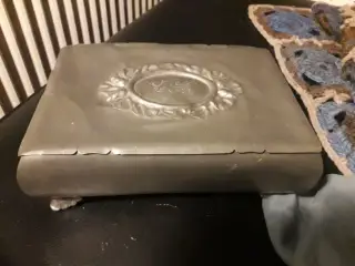 Vintage Tin smykkeskrin