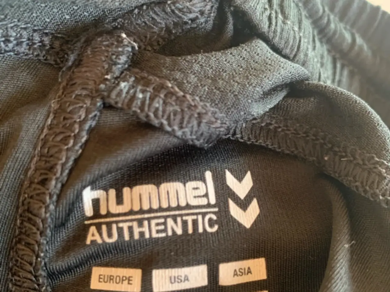 Billede 2 - Hummel shorts