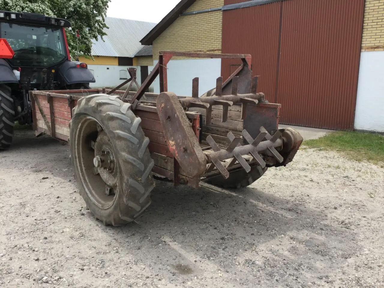 Billede 3 - Uggerby møgspreder
