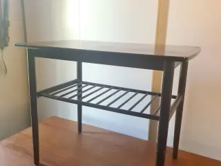 Dansk sidebord /sofabord med tremmehylde