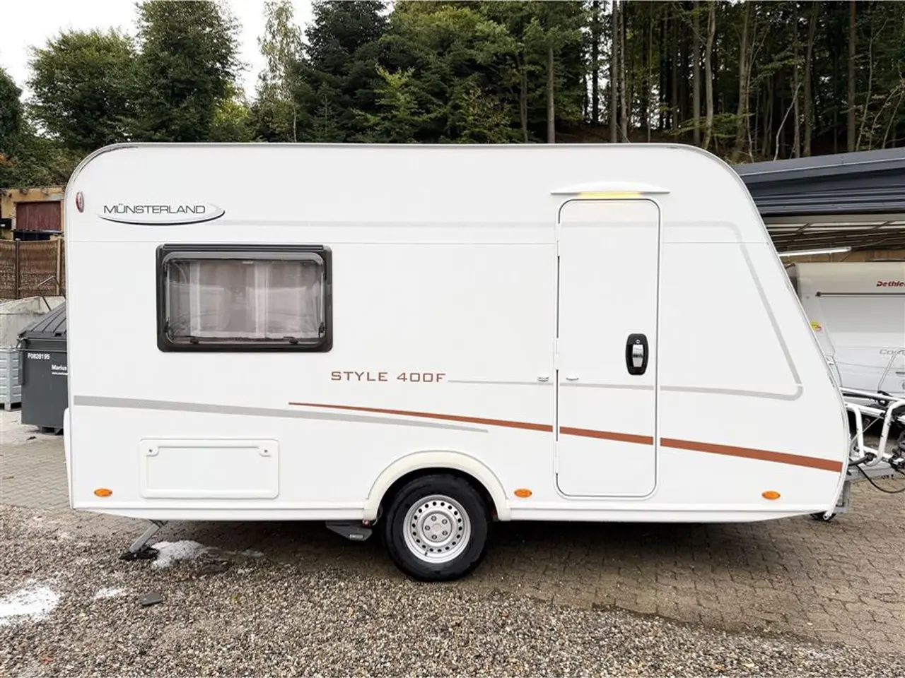 Billede 1 - 2022 - LMC Style 400 F Dobbeltseng-Gulvtemp.-Mover-Telt-LET VOGN