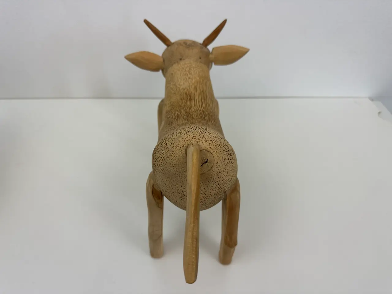 Billede 5 - Ko figur / skulptur i træ