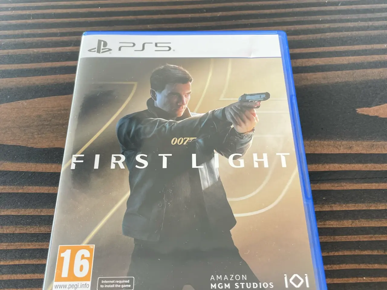 Billede 1 - James Bond First Light