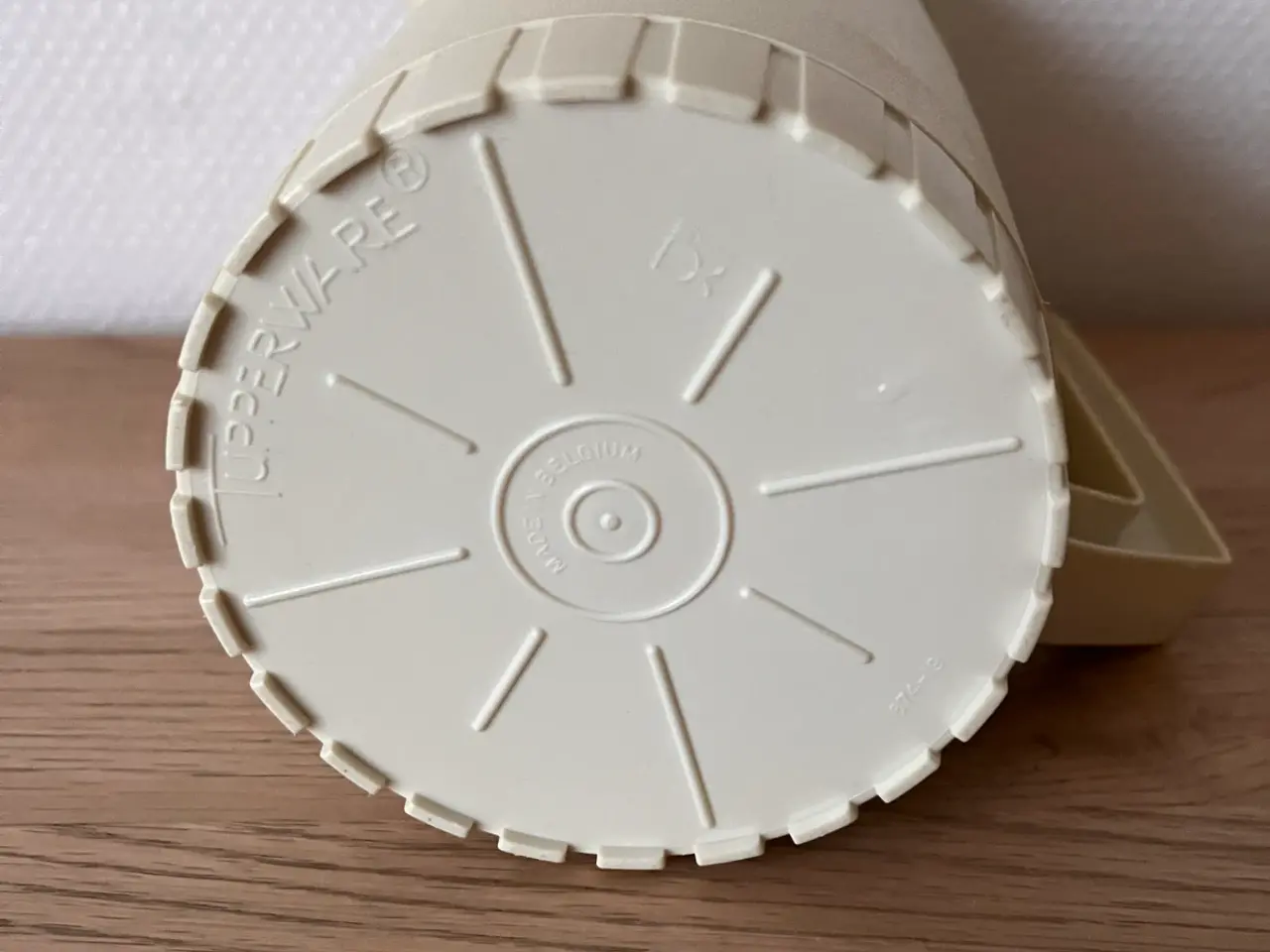Billede 4 - Retro Tupperware kande med låg