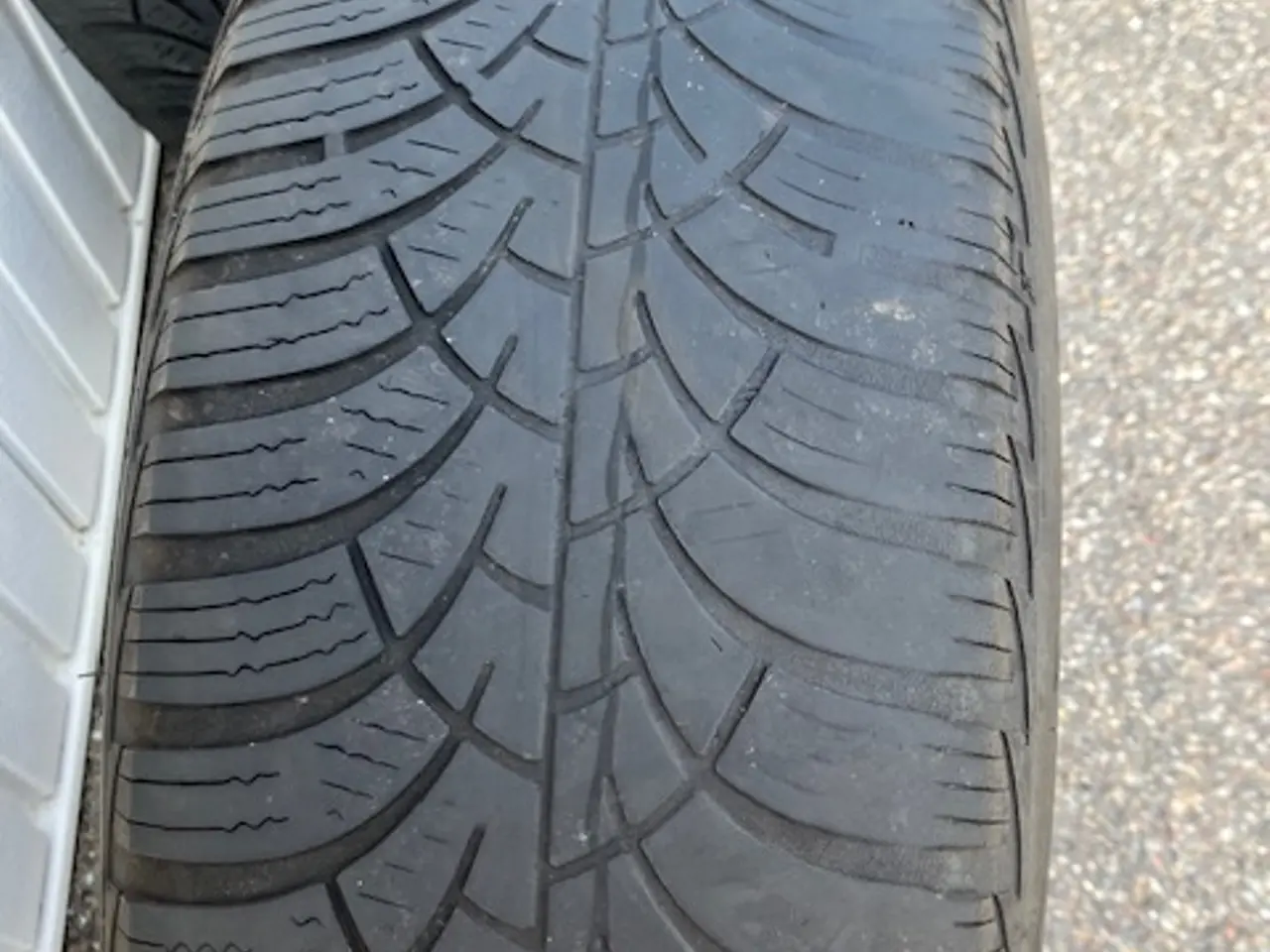 Billede 3 - 4 stålfælge 15” med slidte Goodyear-vinterdæk