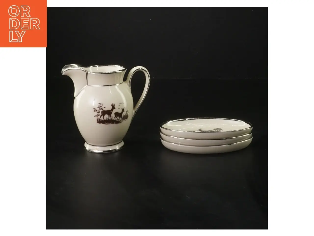Billede 1 - Flødekande og tallerkener med dyremotiv fra Kjøbenshavn Porcellains Maleri (str. 12x7,5 og 12x7 cm)