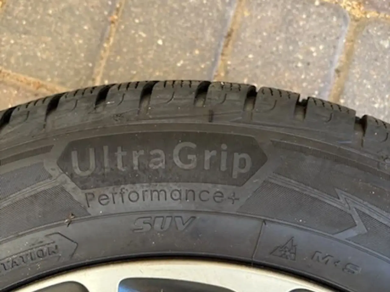 Billede 3 - 4 stk originale XC60 Alufælge vinterdæk goodyear