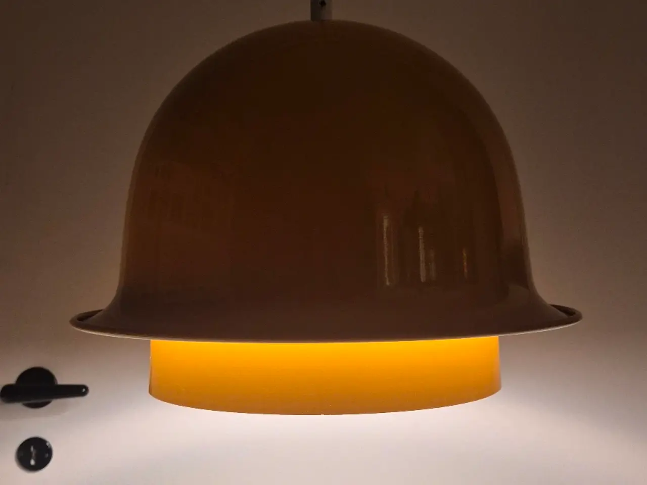 Billede 2 - Finurlig solgul retrolampe i svensk design