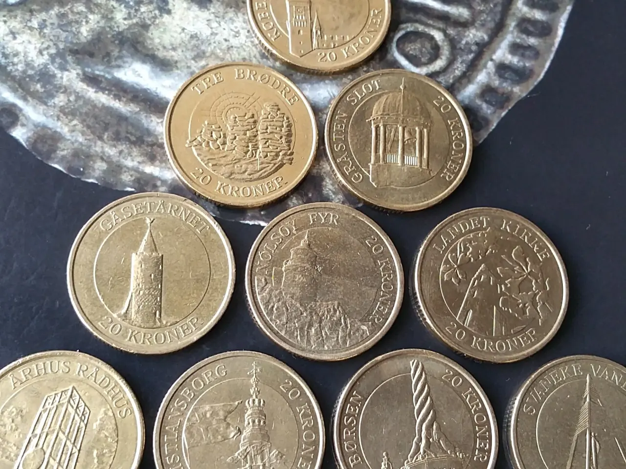Billede 1 - TÅRNMØNTER 20 KR KRONE Forskellige 25kr/stk.