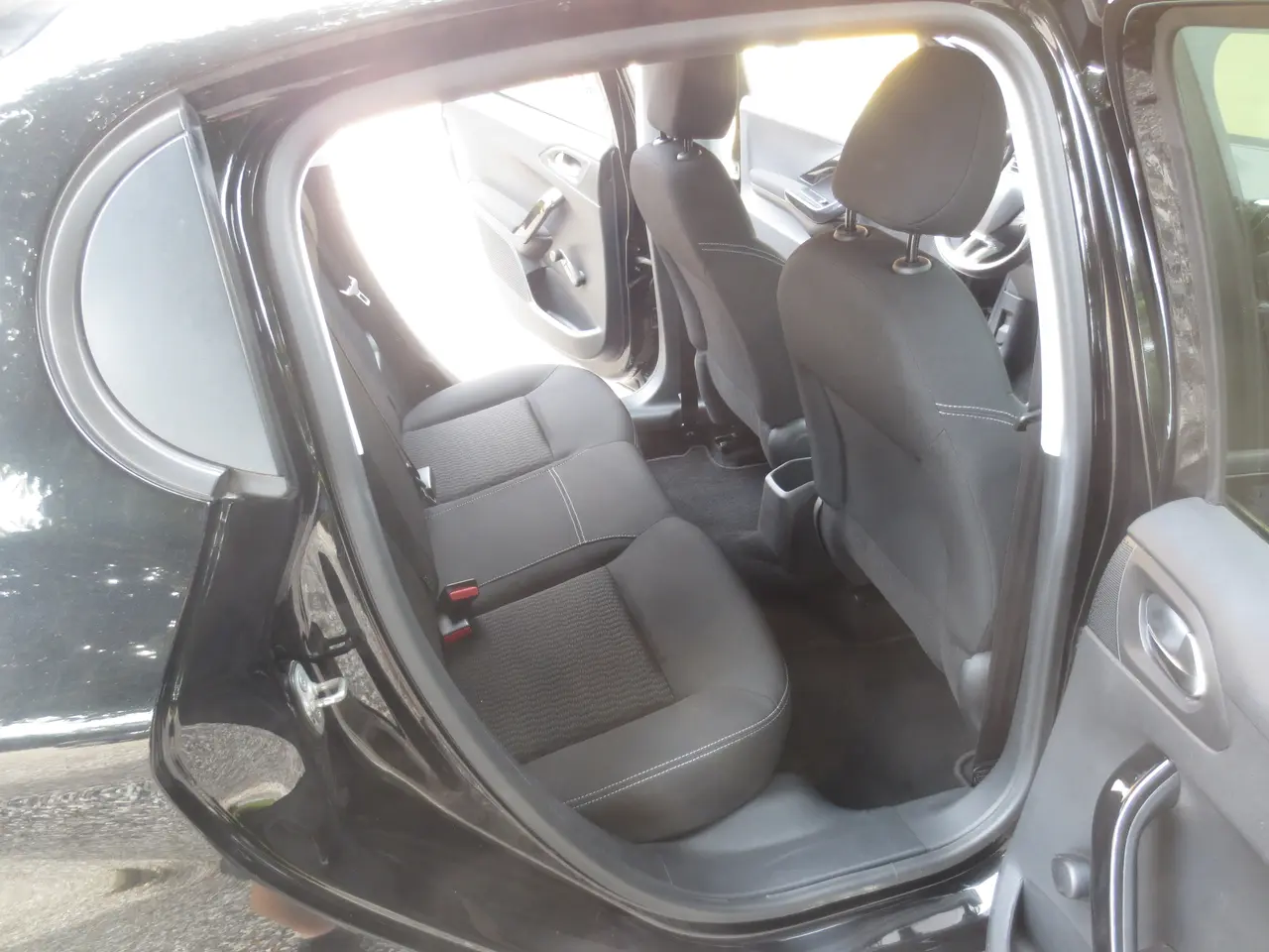 Billede 13 - Peugeot 208 1.6 HDi År 17. Nysynet. 