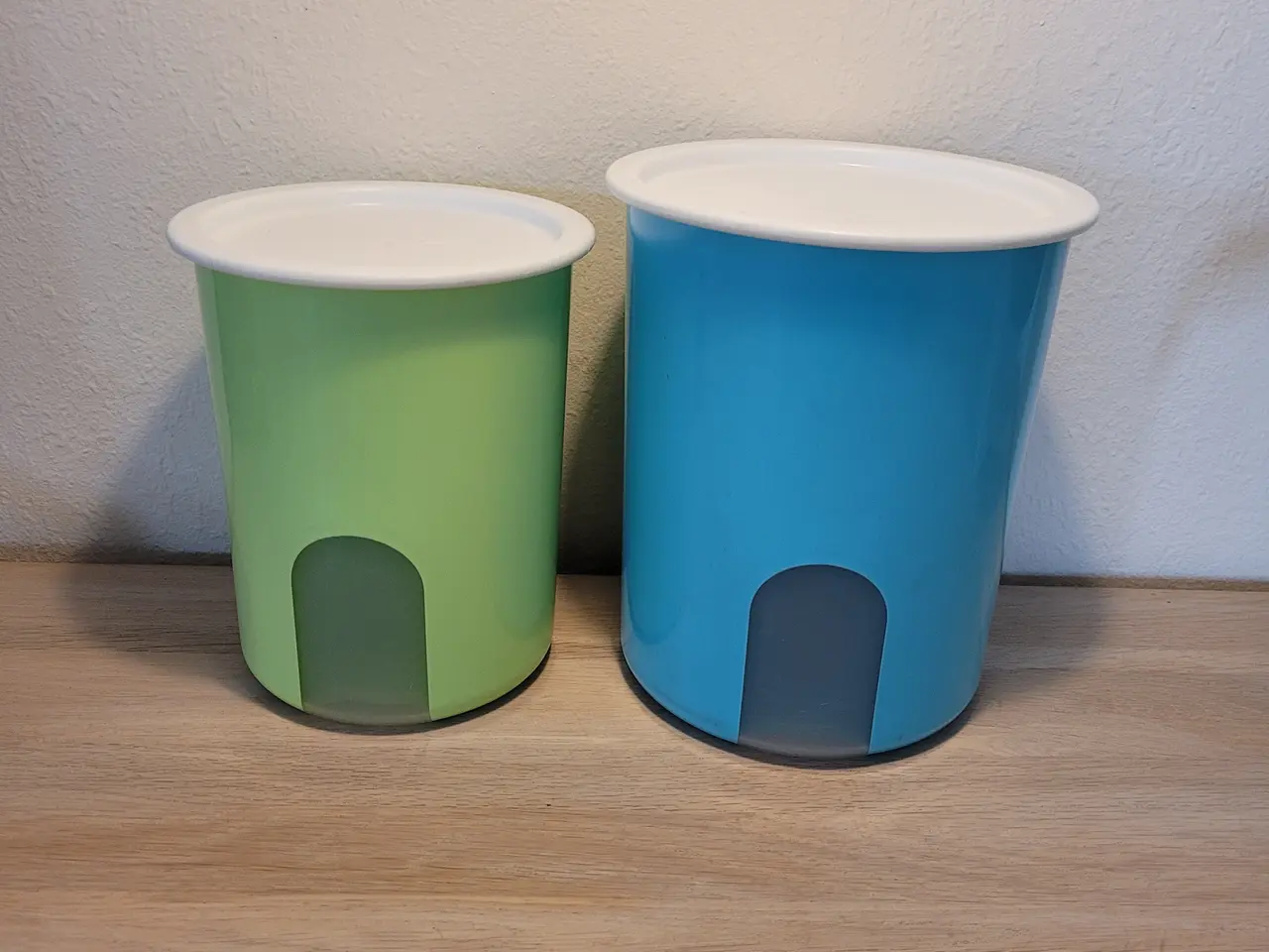 Billede 1 - Tupperware opbevarings bøtter runde 2 stk.