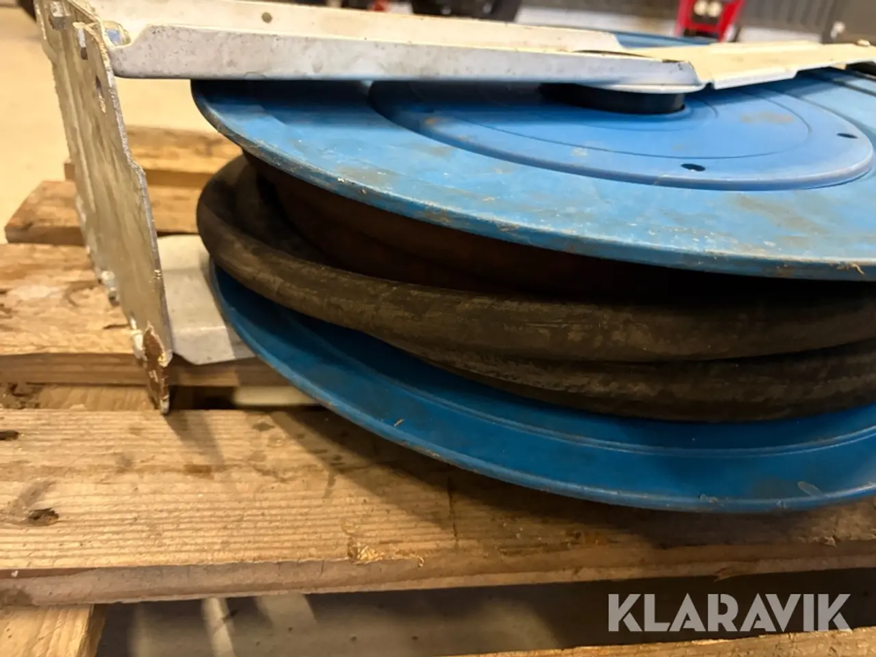 Billede 8 - Slangeopruller - cirka 14 meter slange - en til højtryk og en til vand