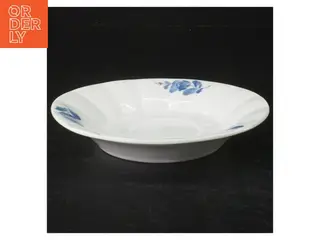 Porcelænunderkop/lille skål med blå blomst mønster fra Royal Copenhagen (str. Ø. 15 cm)